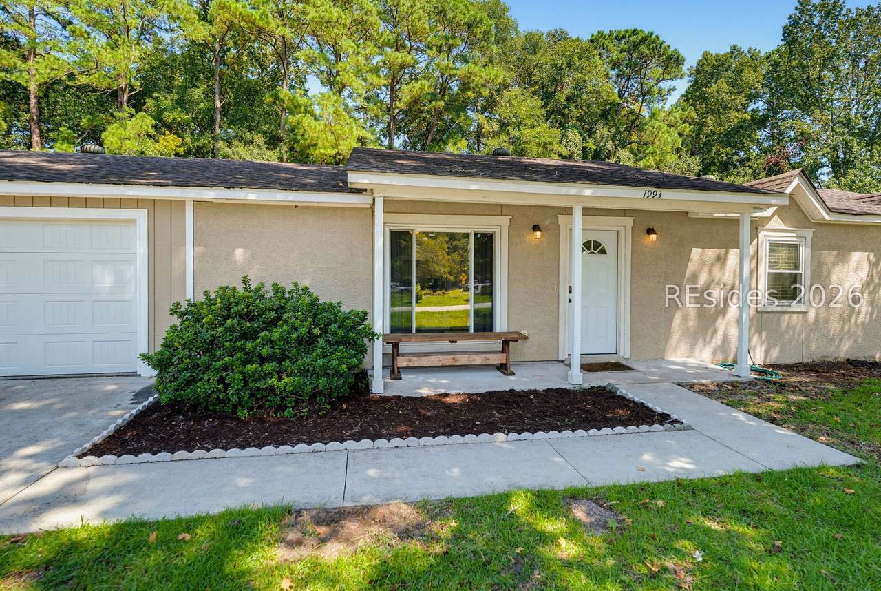 1993 Colonial Avenue - Photo 1