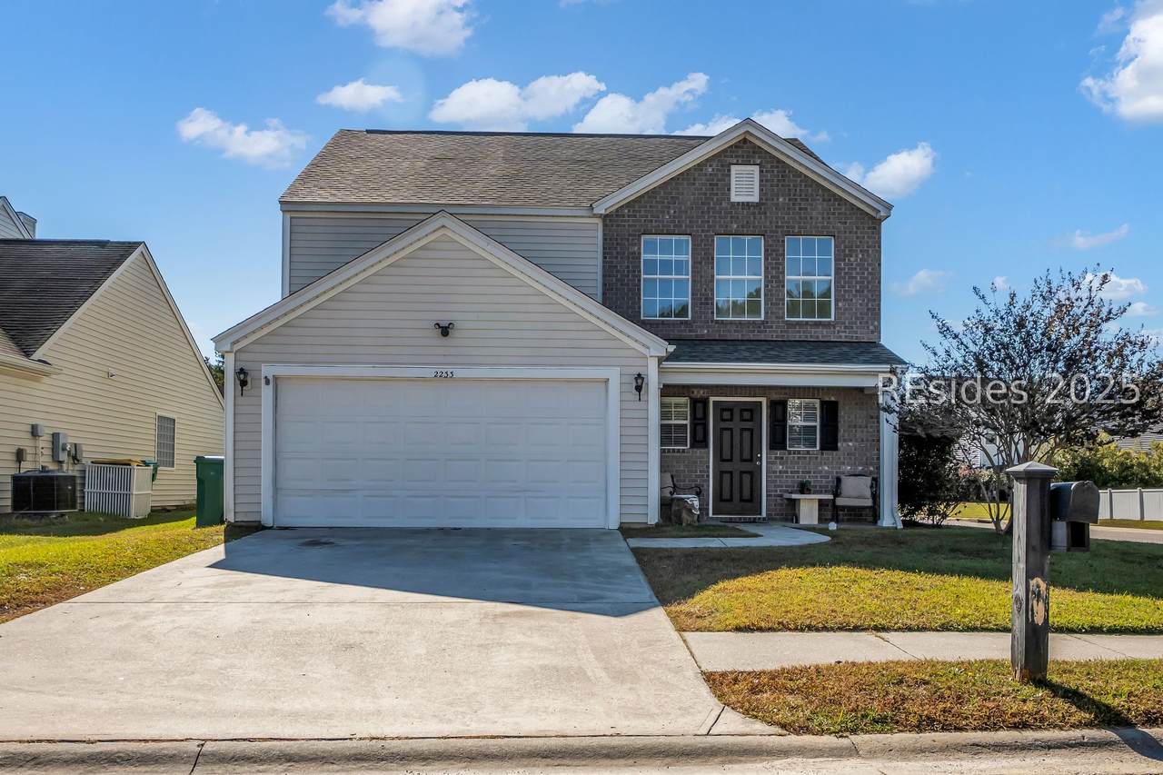 2233 Blakers Boulevard - Photo 1