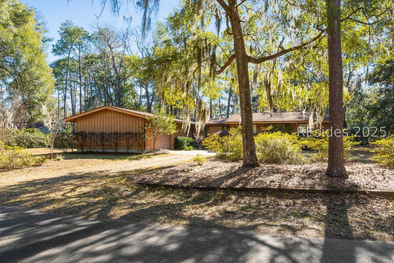 59 Francis Marion Circle - Photo 1