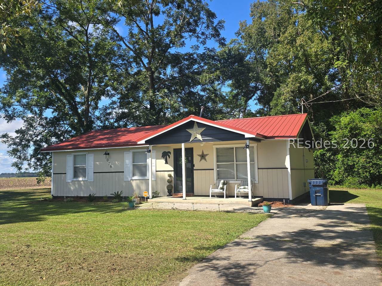 1076 Aiken Avenue - Photo 1