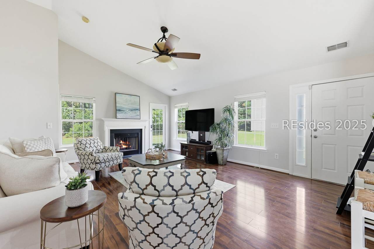 11 Savannah Oak Drive - Photo 1