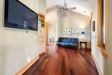 18 Port Passage - Photo 64