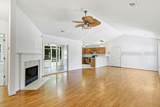 3 Hyde Park Circle - Photo 8