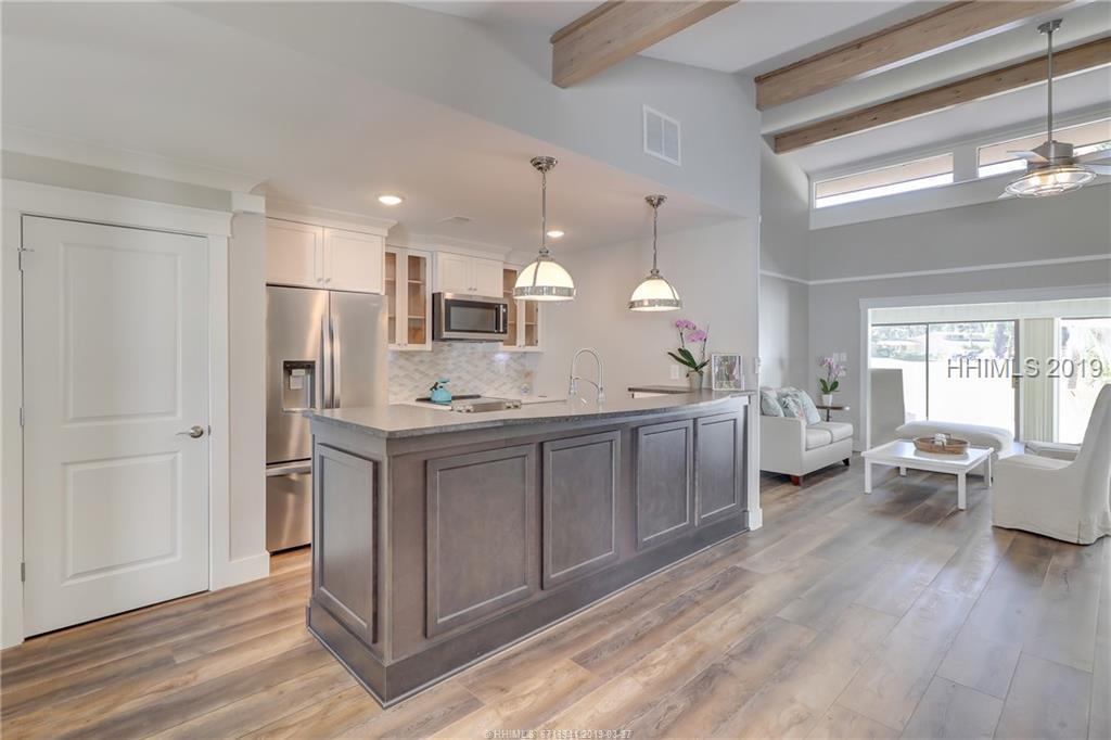 212 Greenwood Drive - Photo 1