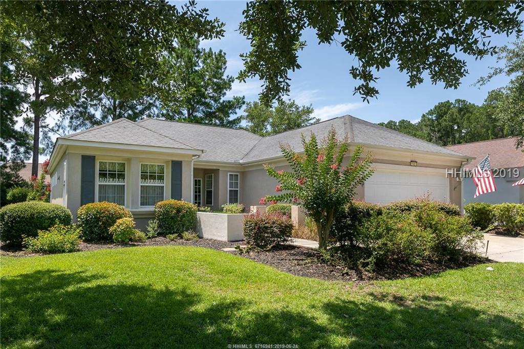 122 Hampton Circle - Photo 1