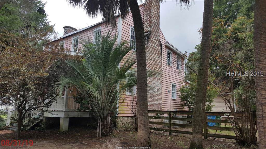 805 Newcastle Street - Photo 1