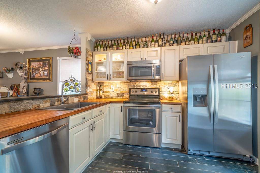 375 Gardners Circle - Photo 1