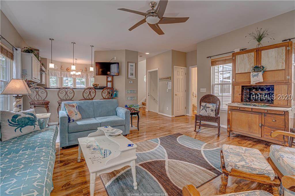 54 Victoria Square Drive - Photo 1