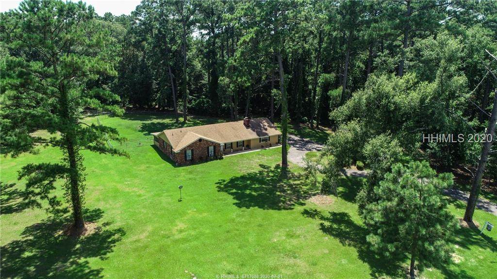 1320 Plantation Drive - Photo 1