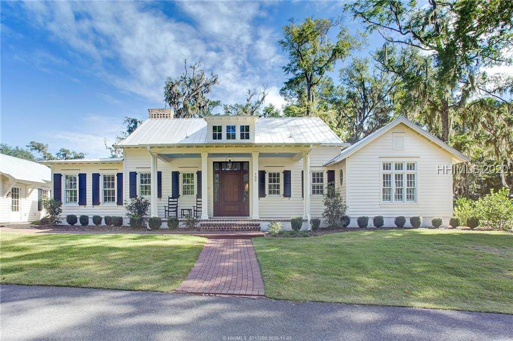 122 August Lane - Photo 1