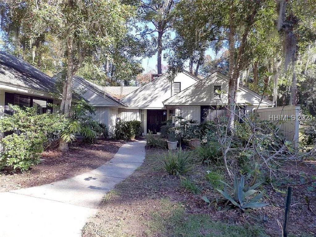 60 Edgewood Drive - Photo 1