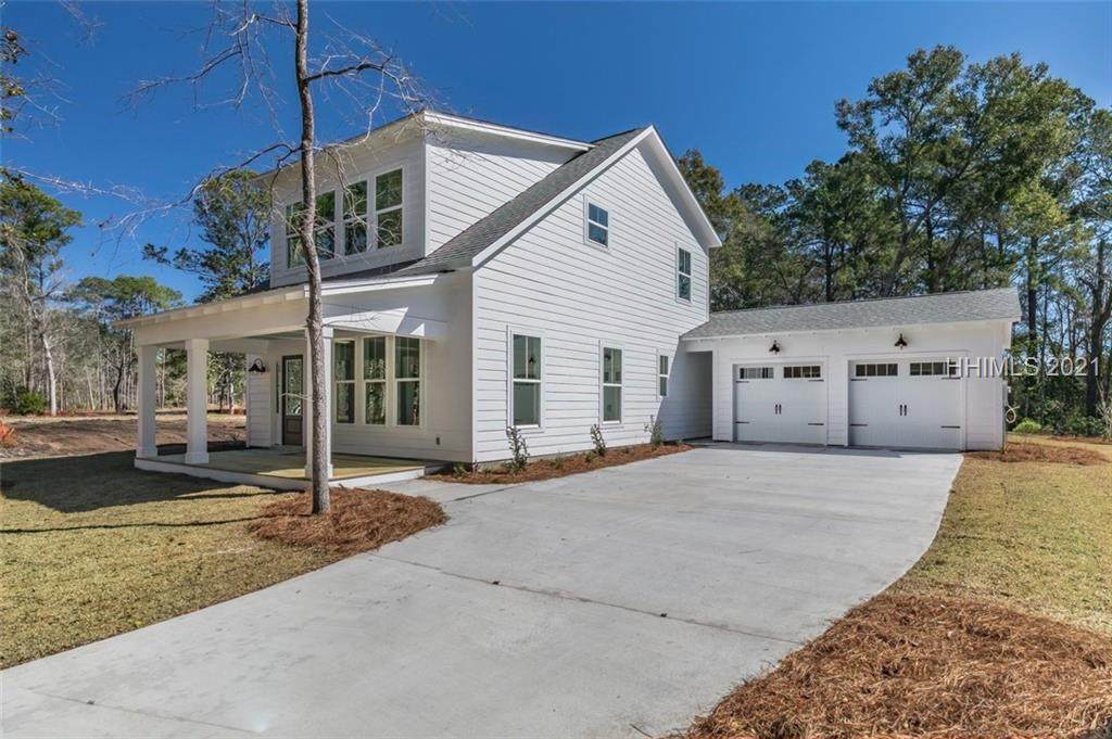 6 Faculty Drive - Photo 1
