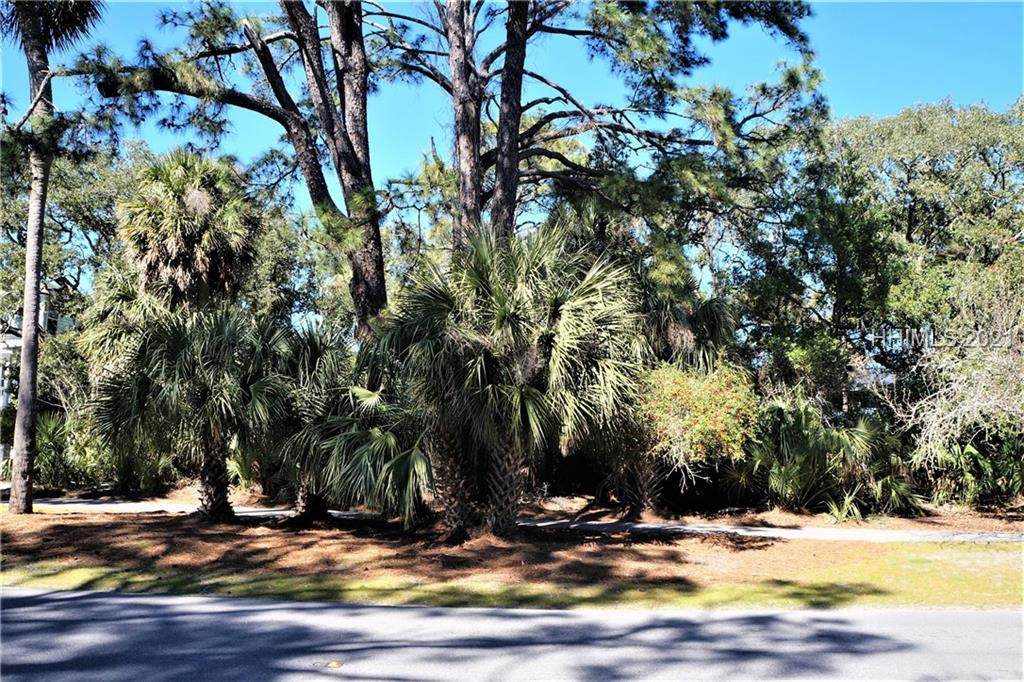 373 Tarpon Boulevard - Photo 1