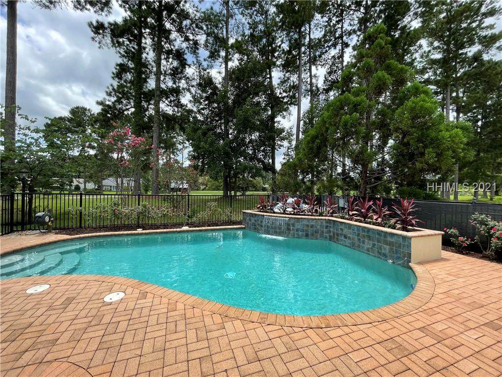 8 Rose Bush Lane - Photo 1