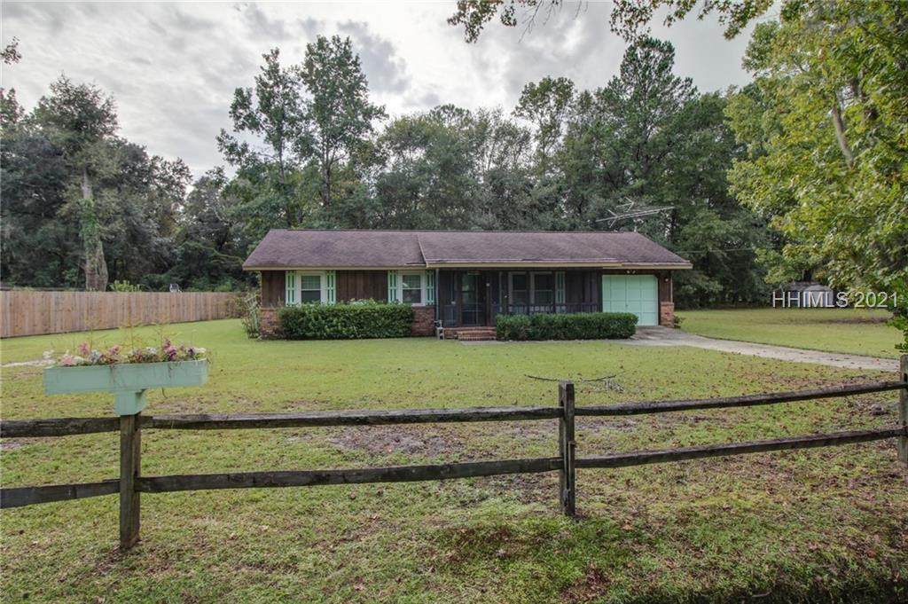 33 Coopers Hawk Road - Photo 1