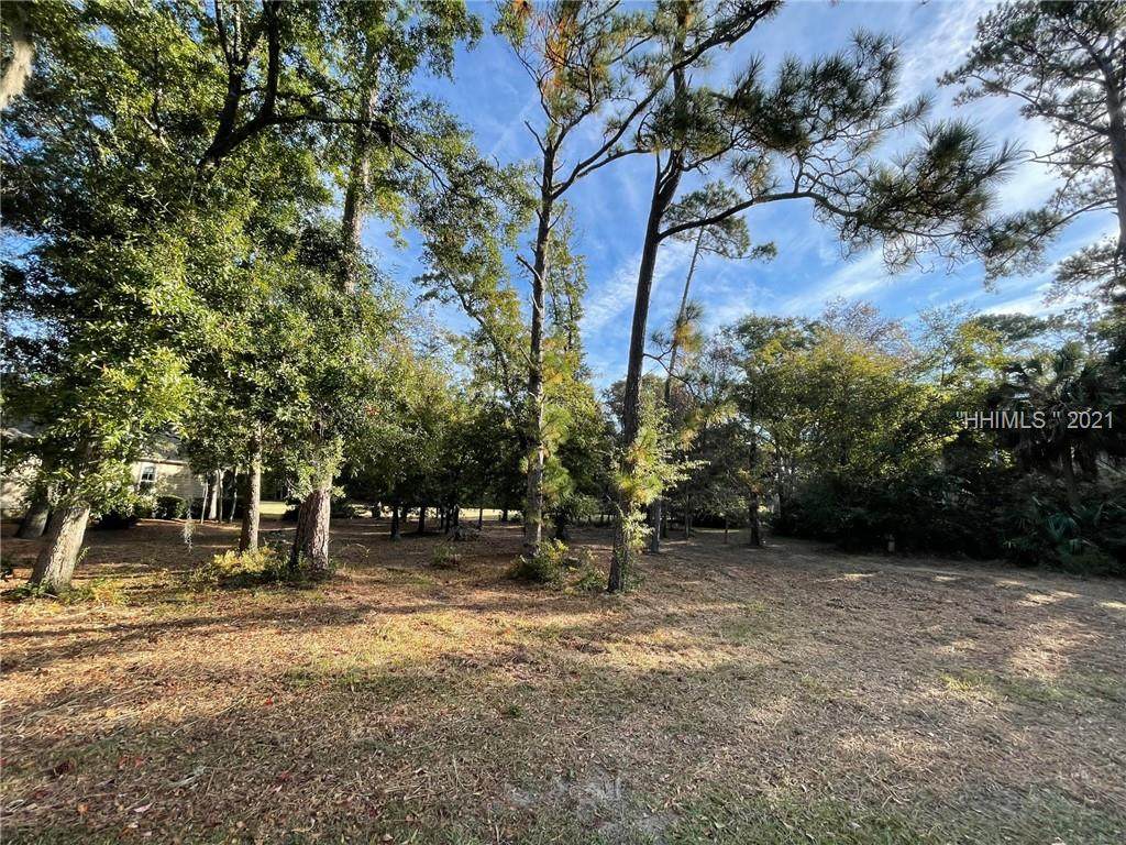 318 Fort Howell Drive - Photo 1