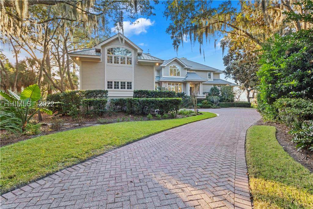 7 Long Marsh Lane - Photo 1