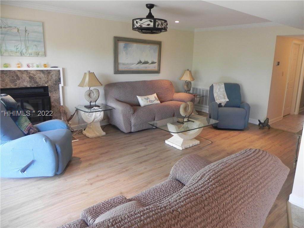 660 Newhaven Court - Photo 1