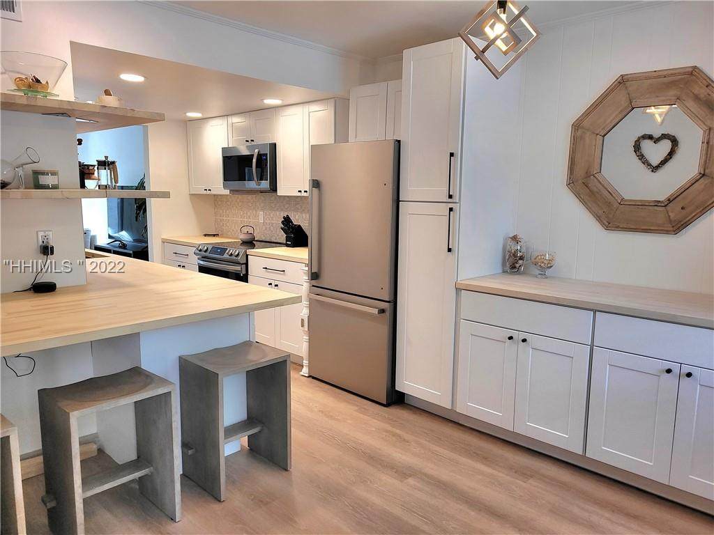 400 Wm Hilton Parkway - Photo 1