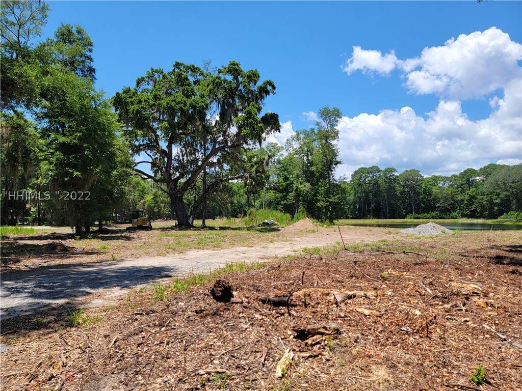 3 Alumni Road - Photo 1