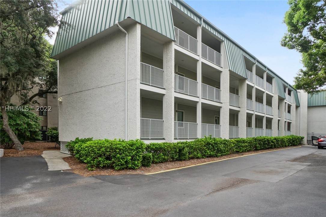 15 Forest Beach Drive - Photo 1