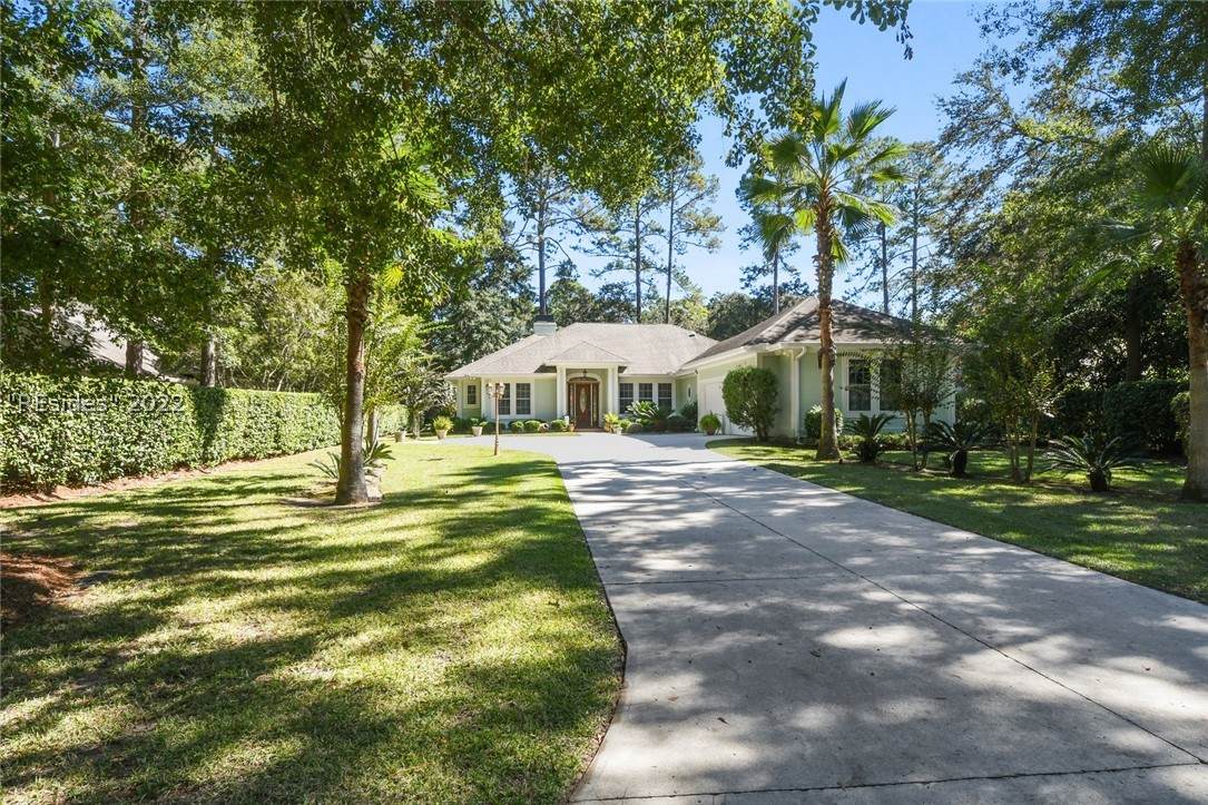 202 White Oaks Circle - Photo 1
