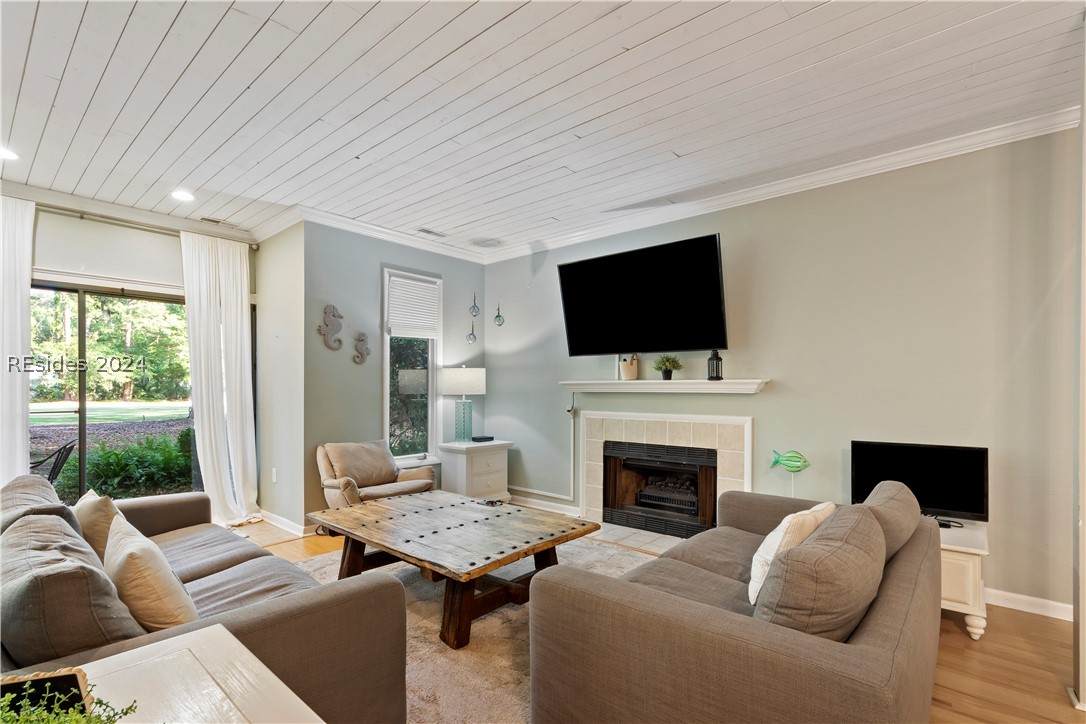 1 Gloucester Road - Photo 1