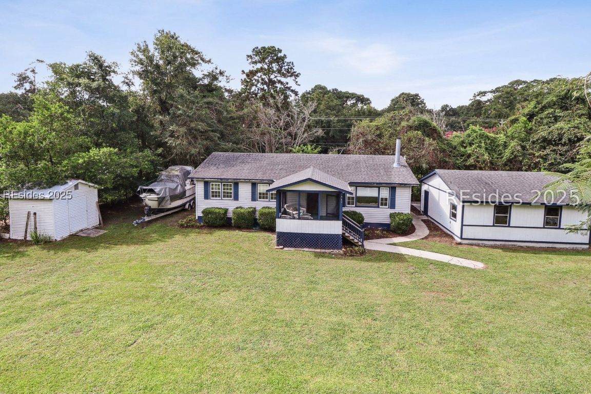1961 Colonial Avenue - Photo 1