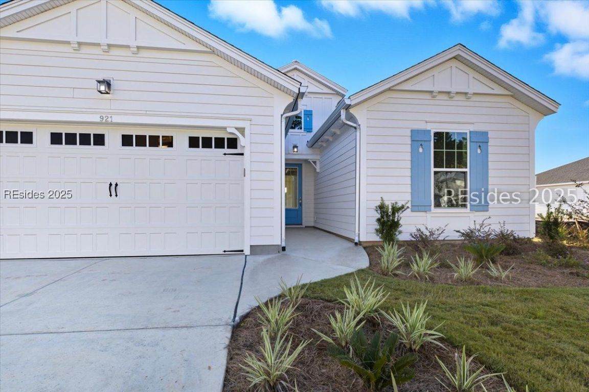 921 Tropics Avenue - Photo 1