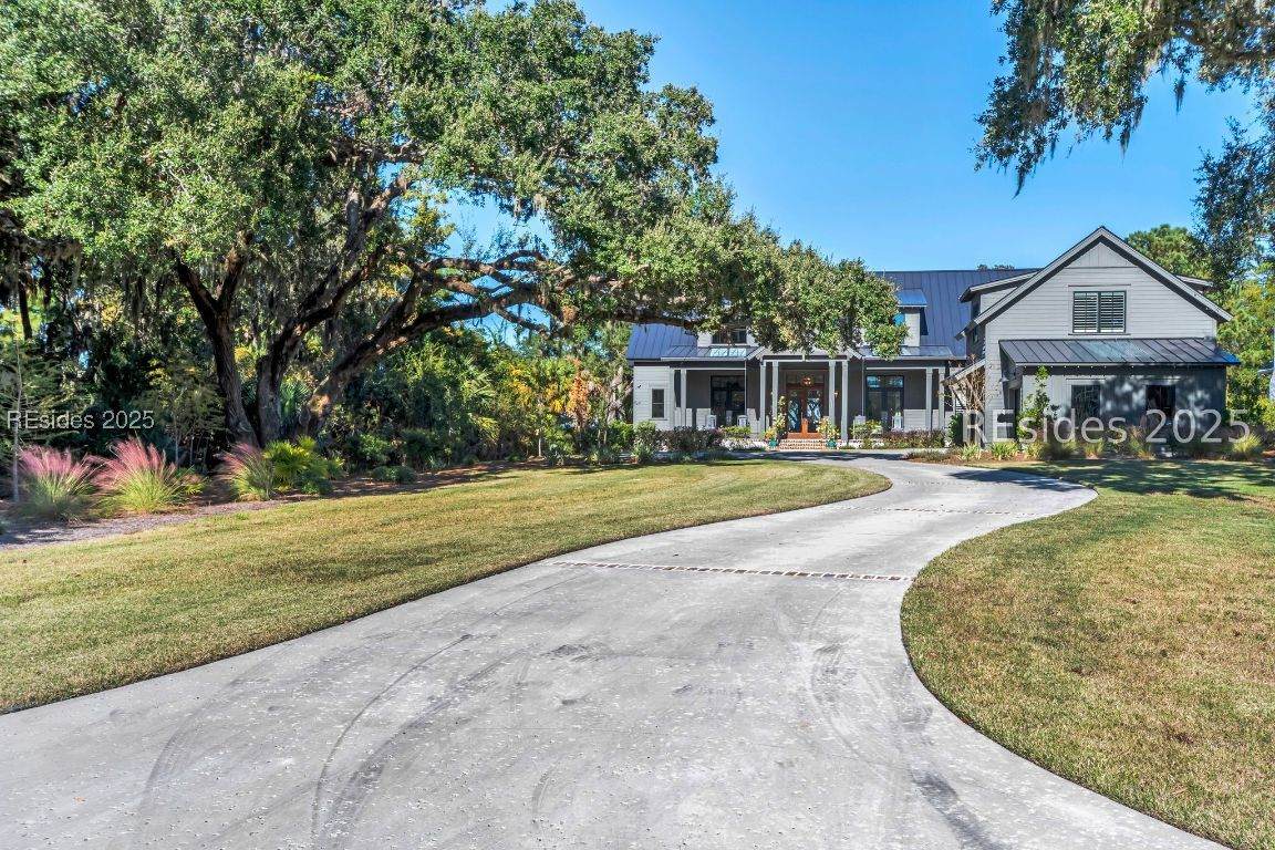 137 Inverness Drive - Photo 1