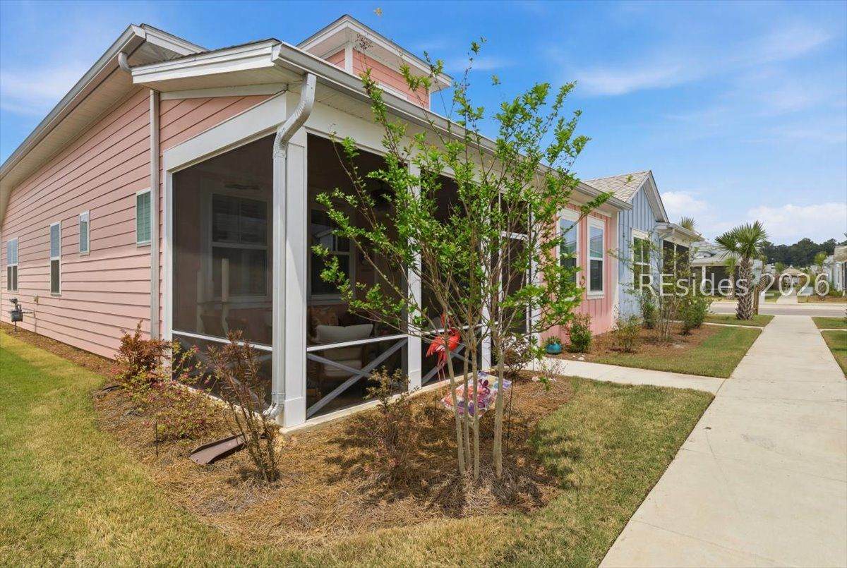 247 Tropics Avenue - Photo 1
