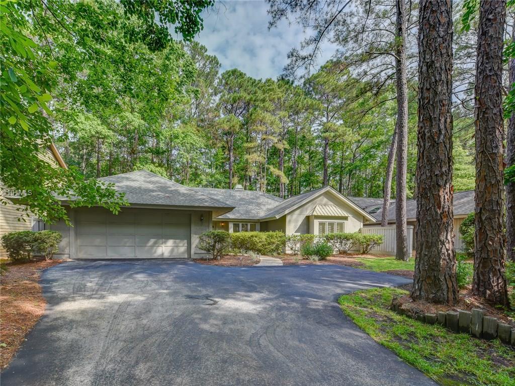 27 Honey Locust Circle - Photo 1