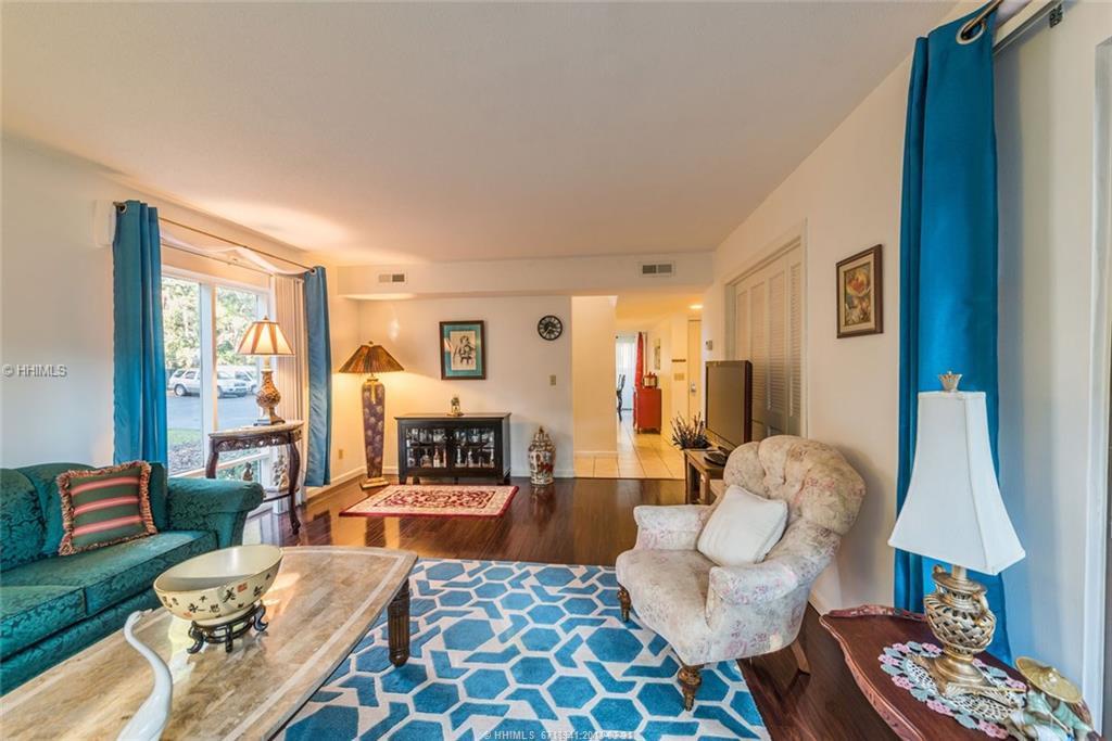 90 Gloucester Road - Photo 1