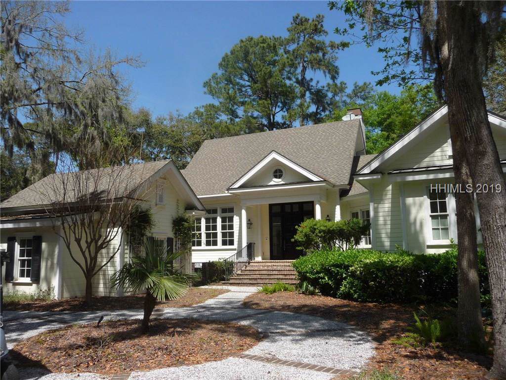 10 Loch Lomond Court - Photo 1