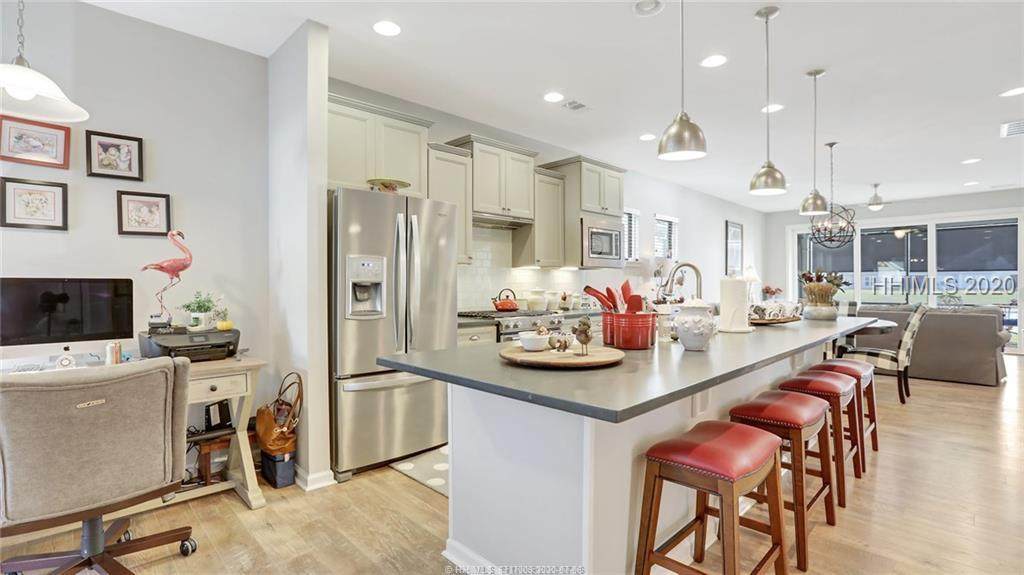 215 Northlake Village Court - Photo 1