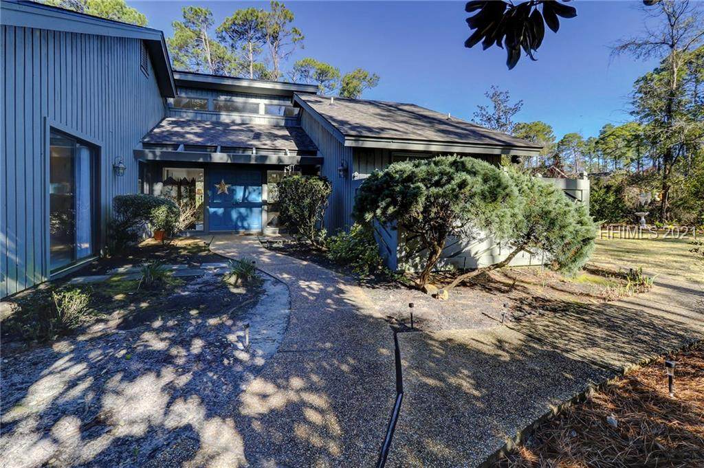 4 Red Bay Court - Photo 1