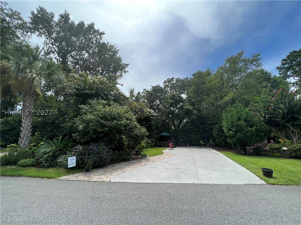 133 Arrow Rd #302 - Photo 1