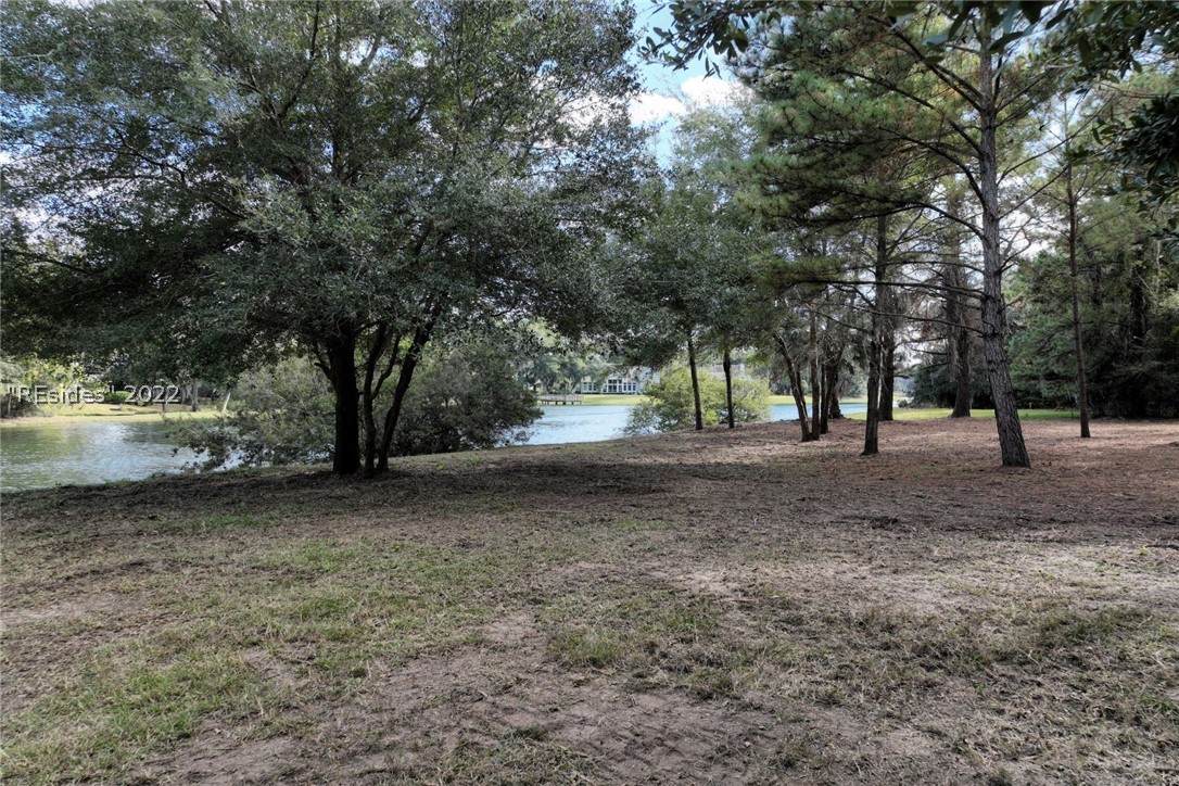 84 Oak Tree Road - Photo 1