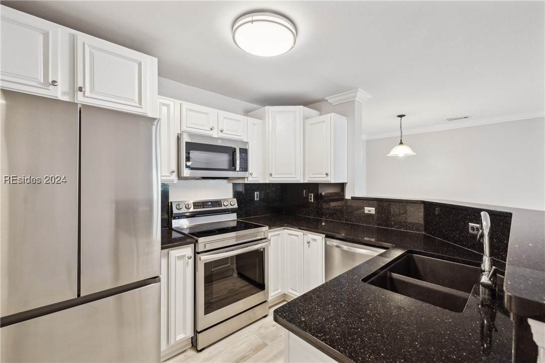100 Kensington Boulevard - Photo 1