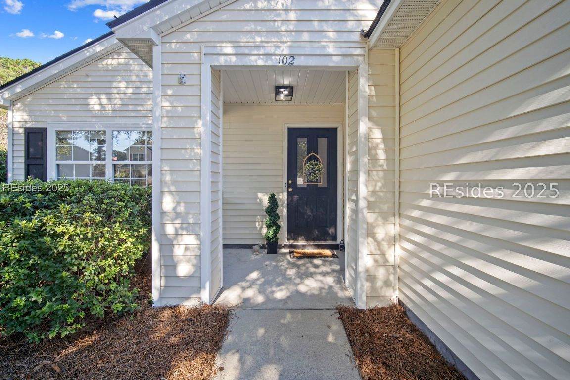 102 Pine Ridge Drive - Photo 1