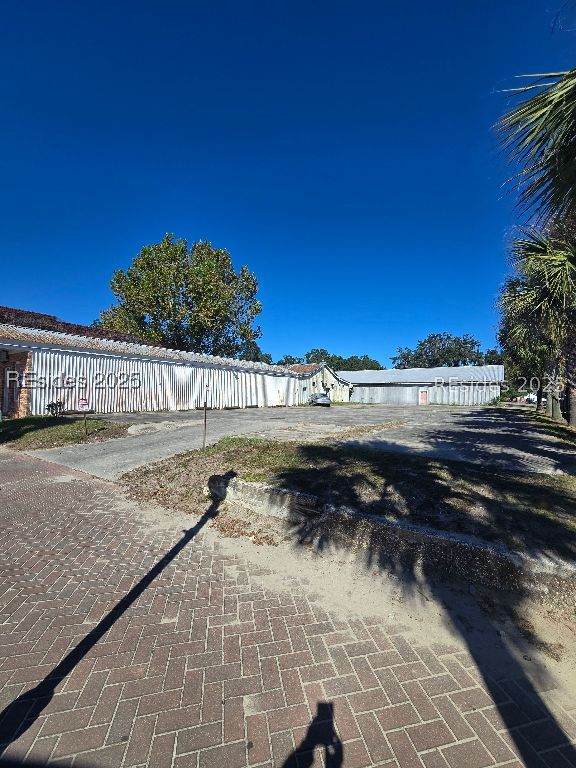 668 Green Street - Photo 1