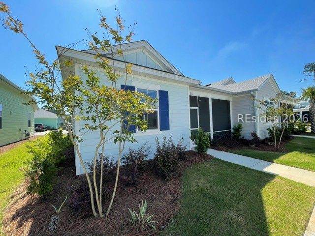 292 Tropics Avenue - Photo 1