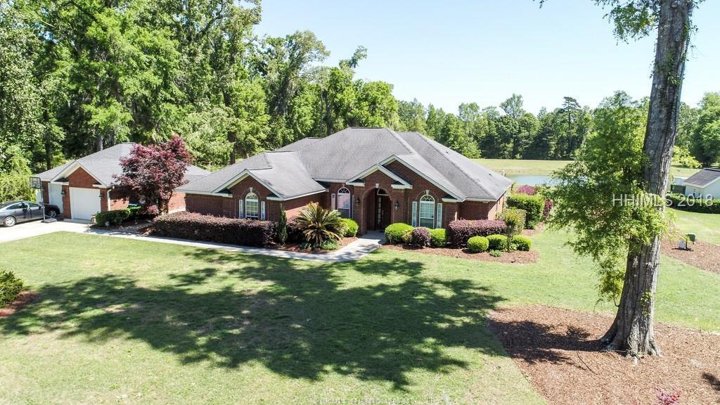 467 Oakwood Drive - Photo 1