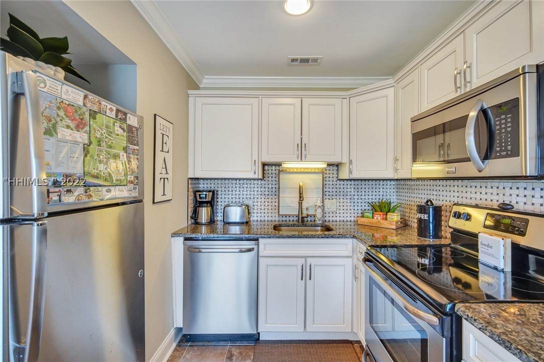 4 Forest Beach Drive - Photo 1