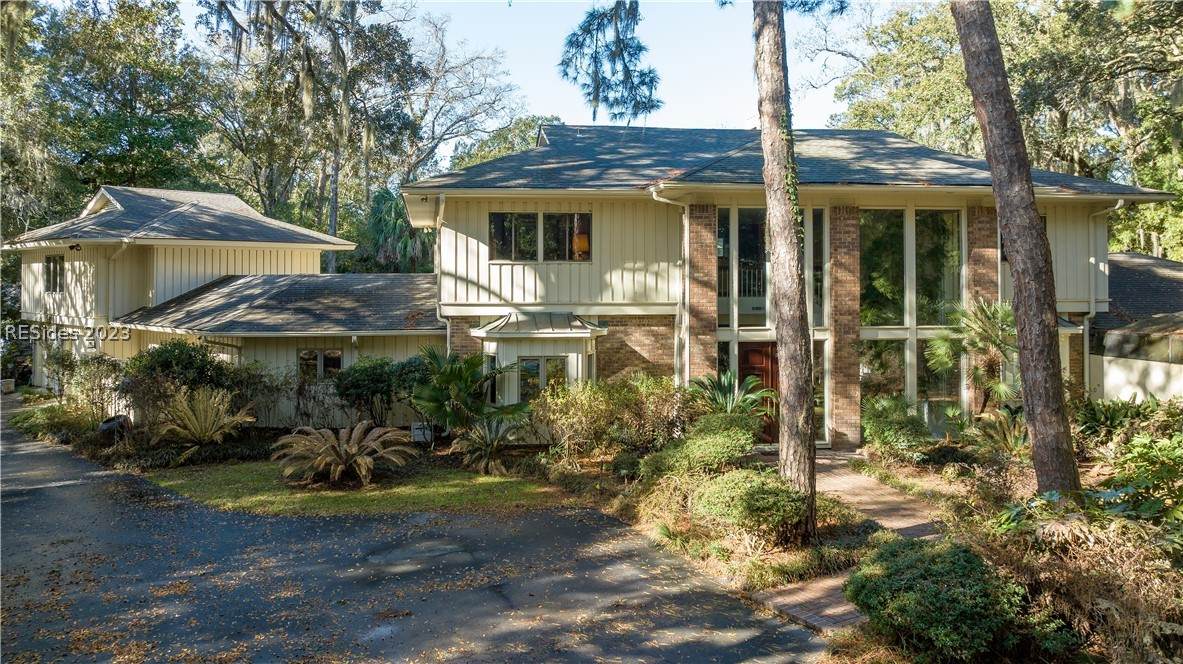 10 Royal Crest Drive - Photo 1