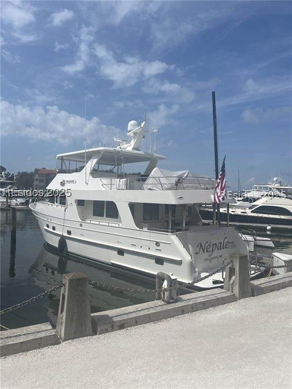 10 Harbour Town Yacht Basin - Photo 1