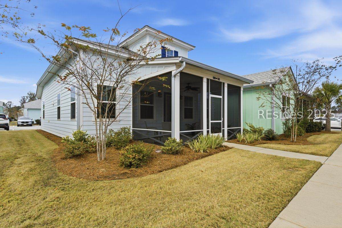 690 Beachcomber Boulevard - Photo 1