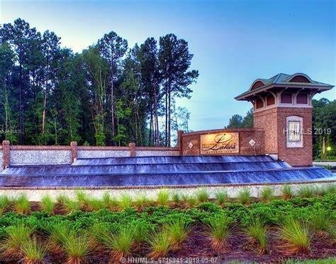 315 Club Way - Photo 1