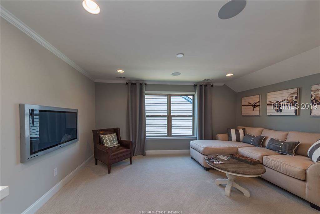 574 Canterbury Court - Photo 1