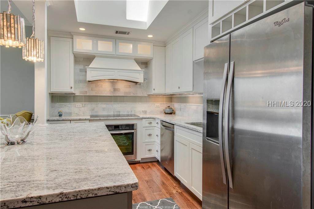 6 Village North Drive - Photo 1